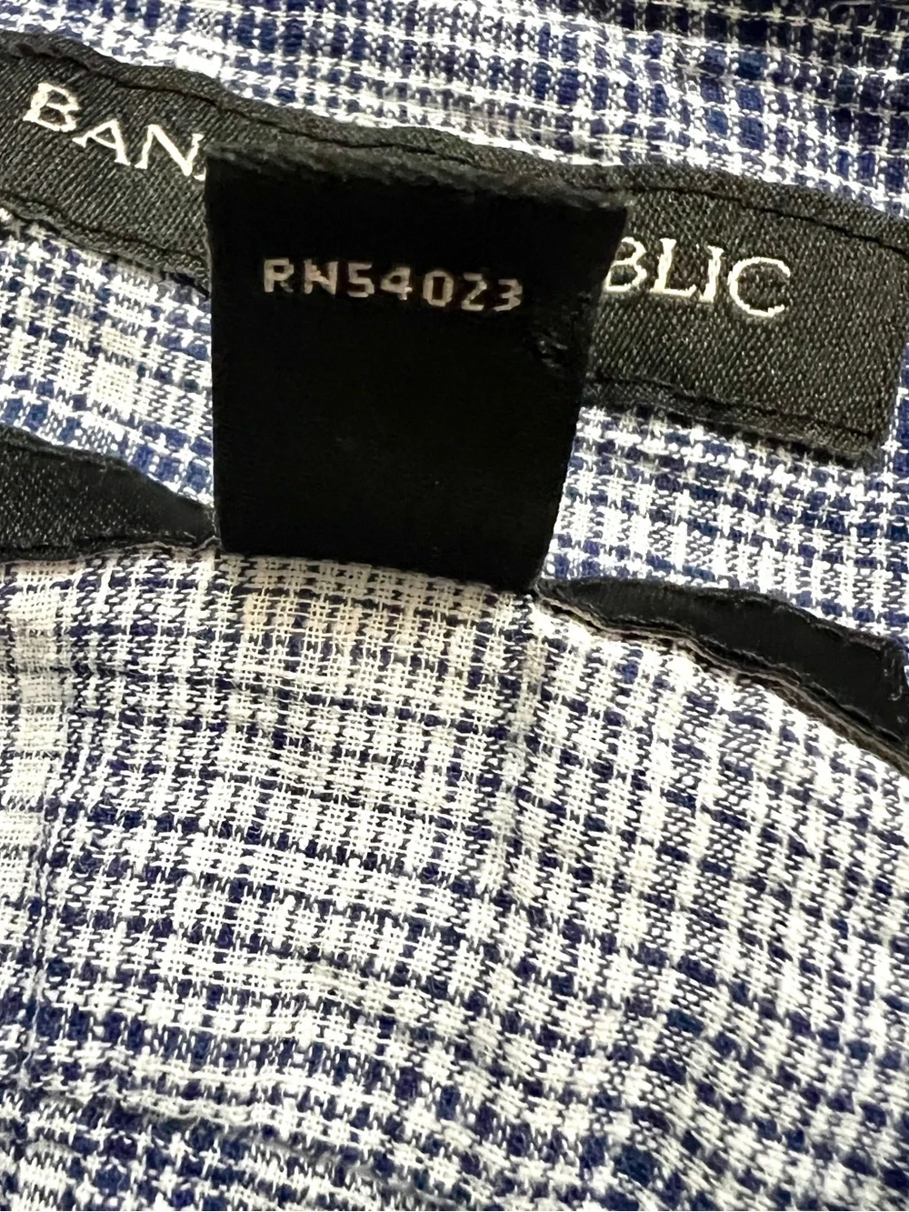Banana Republic Men’s Light Blue and White Plaid Button-Down Shirt